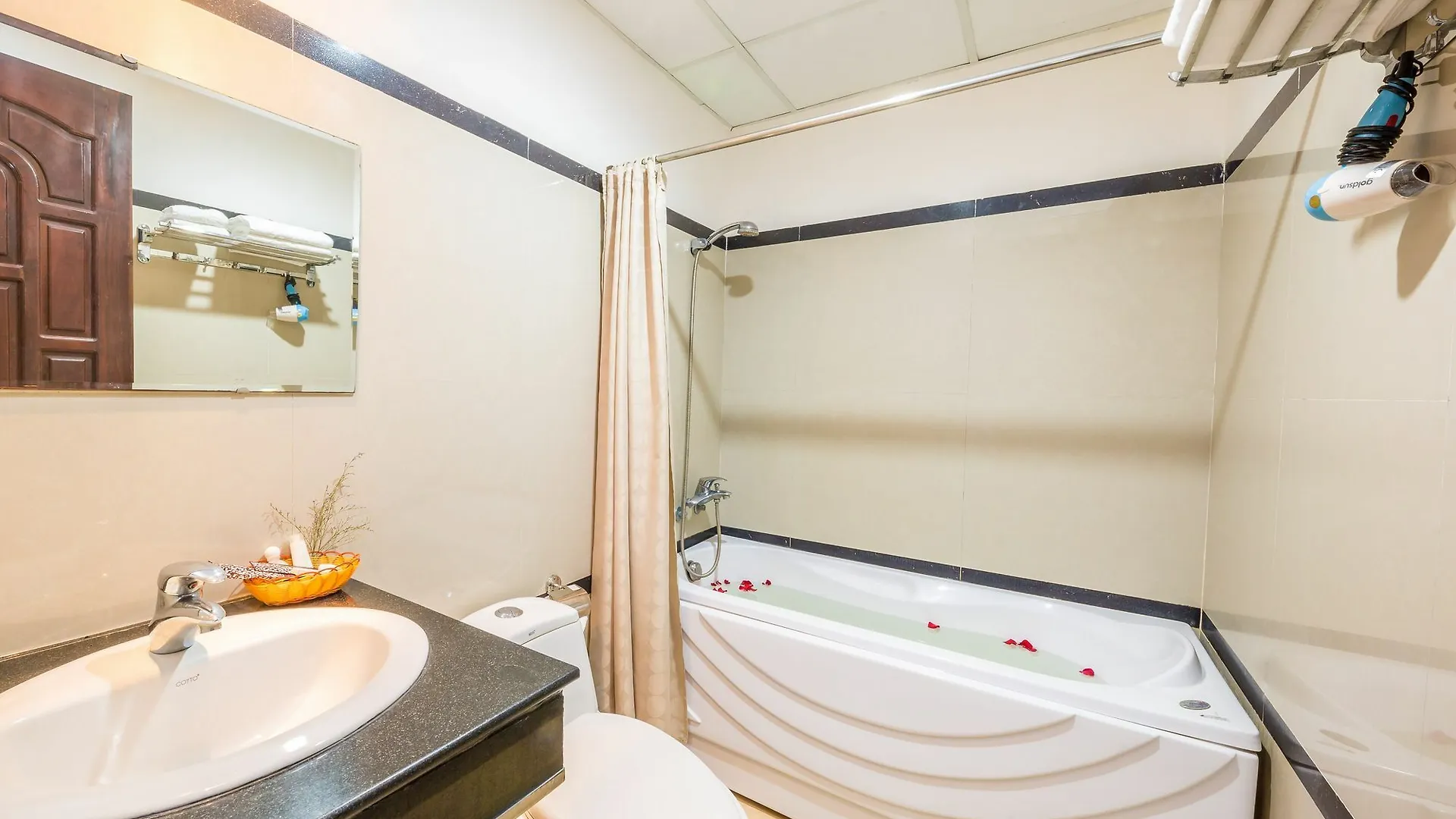 Le Soleil Hotel Managed By Nest Group Нячанг